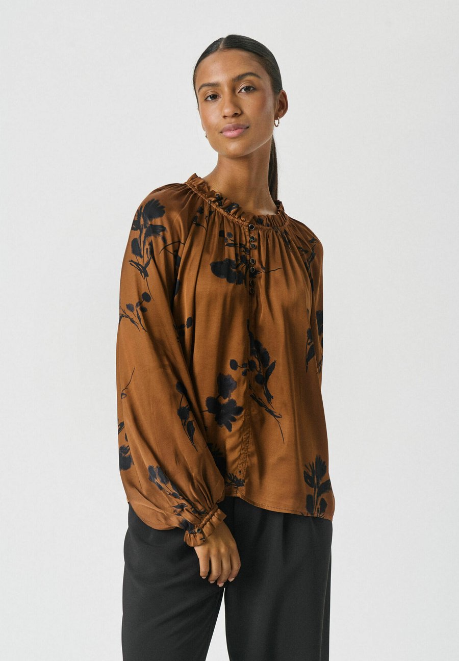 Блуза Part Two Blouse, Sorrel Horse Shadow Branch/Brown
Блуза Part Two Blouse, Sorrel Horse Shadow Branch/Brown