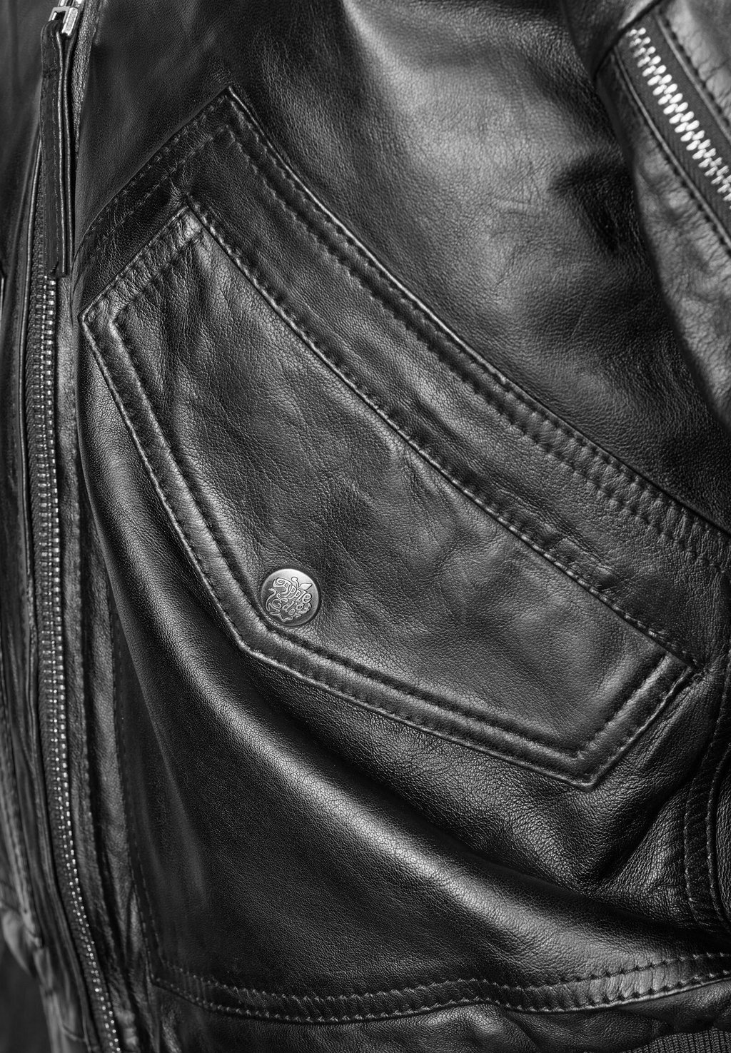 Кожаная куртка AOE-143 Apple of Eden, черный
Кожаная куртка AOE-143 Apple of Eden, черный