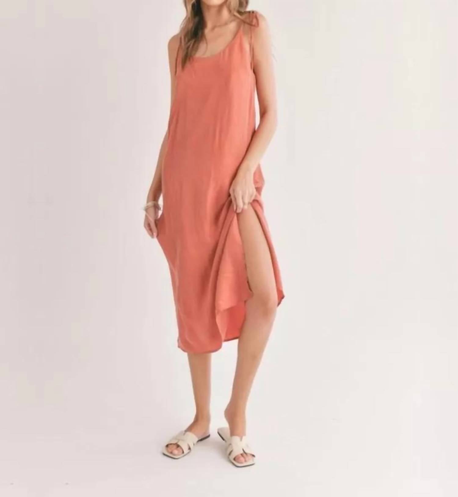 Платье миди «Дюны» Sadie & Sage, цвет dunes midi dress
Платье миди «Дюны» Sadie & Sage, цвет dunes midi dress