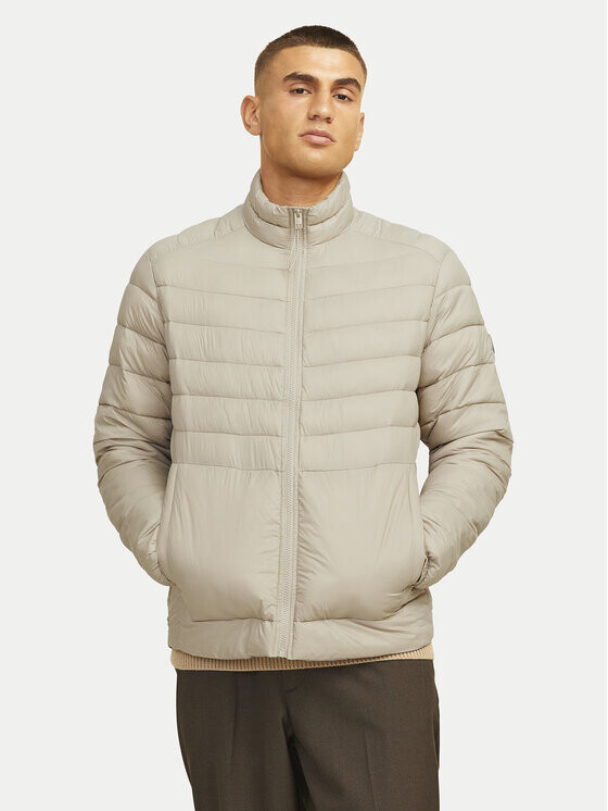 Пуховик стандартного кроя Jack&Jones, бежевый
Пуховик стандартного кроя Jack&Jones, бежевый