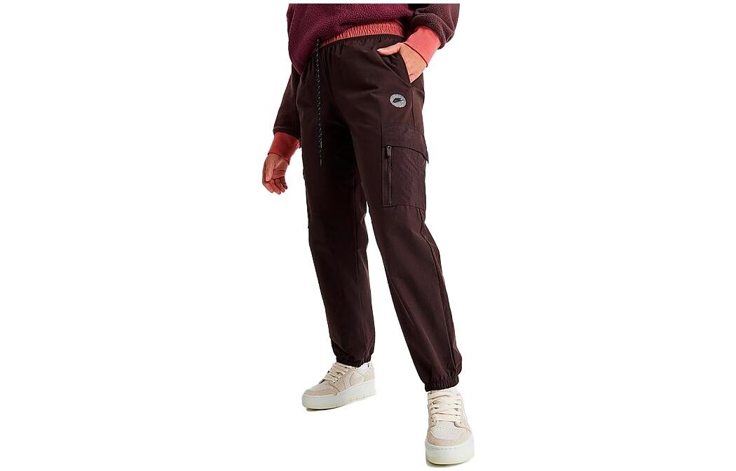 Трикотажные спортивные штаны женские коричневые Nike
Трикотажные спортивные штаны женские коричневые Nike