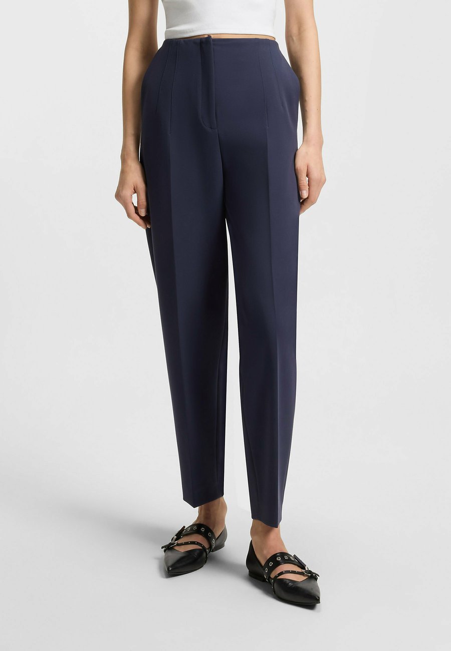 Брюки HUGO HALUNIA, Dark Blue Eighteen/Dark Blue
Брюки HUGO HALUNIA, Dark Blue Eighteen/Dark Blue