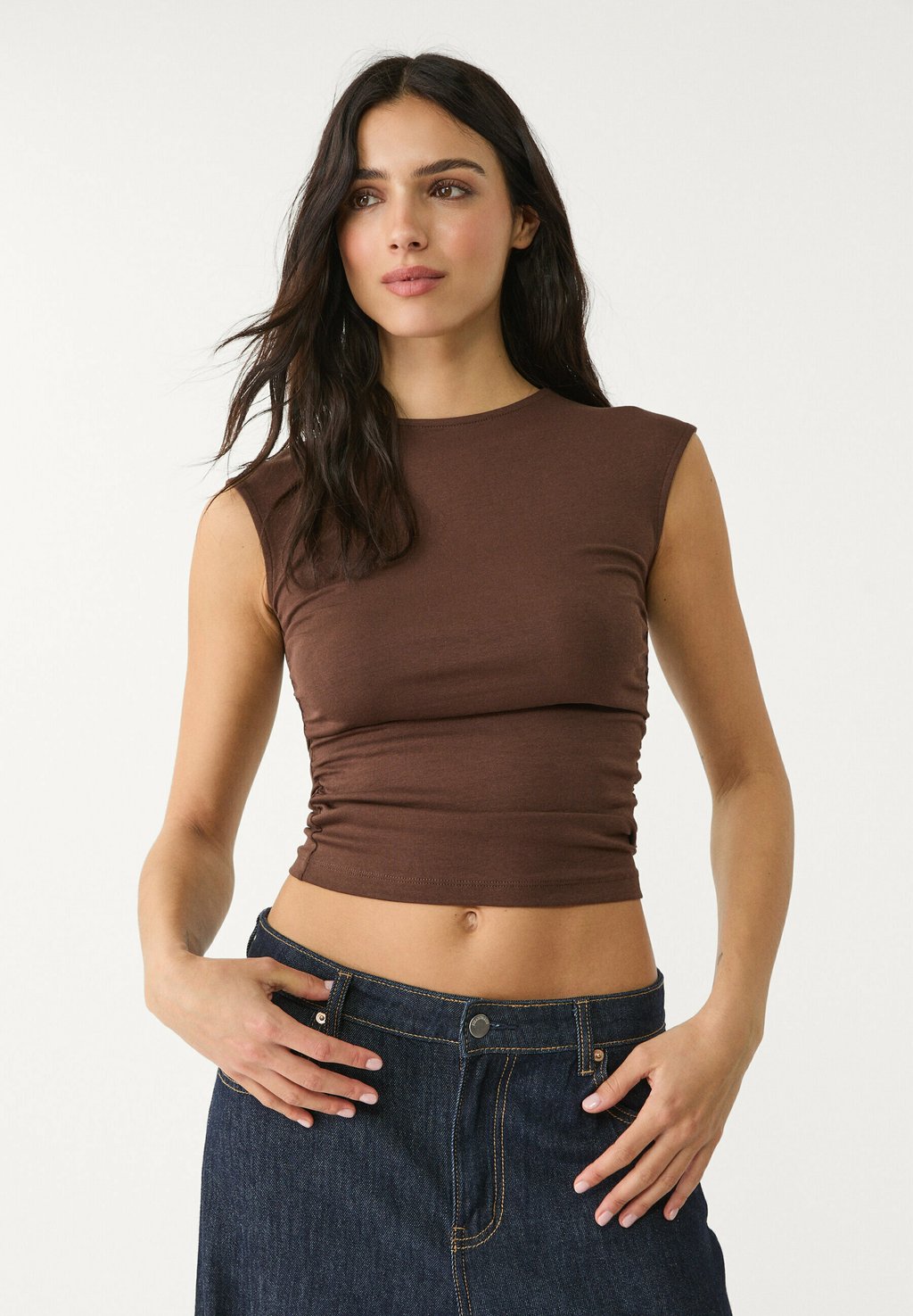 Базовая футболка FITTED WITH GATHERING Stradivarius, светло-коричневый
Базовая футболка FITTED WITH GATHERING Stradivarius, светло-коричневый