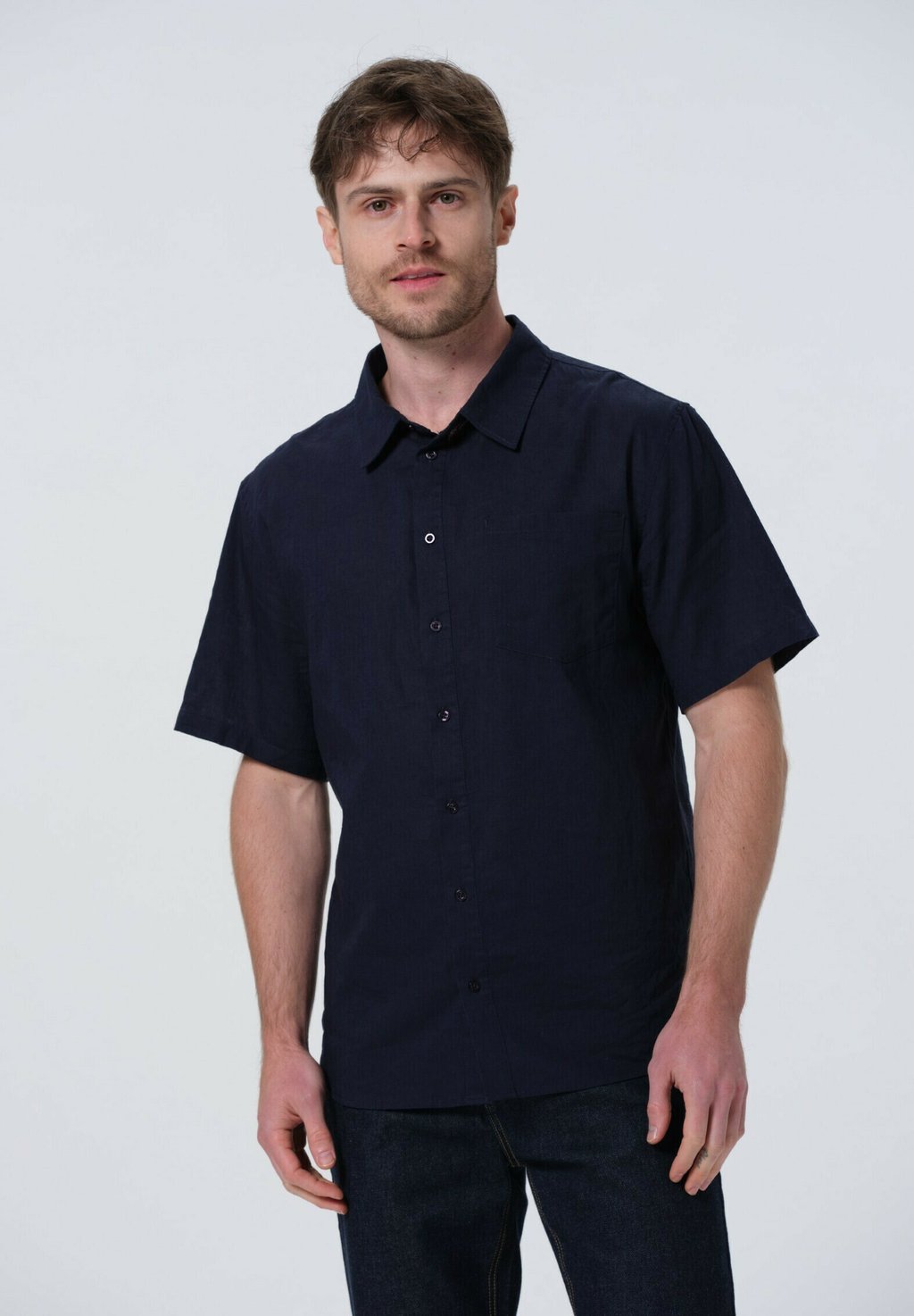 Рубашка BERGVIK Luhta, темно-синий
Рубашка BERGVIK Luhta, темно-синий