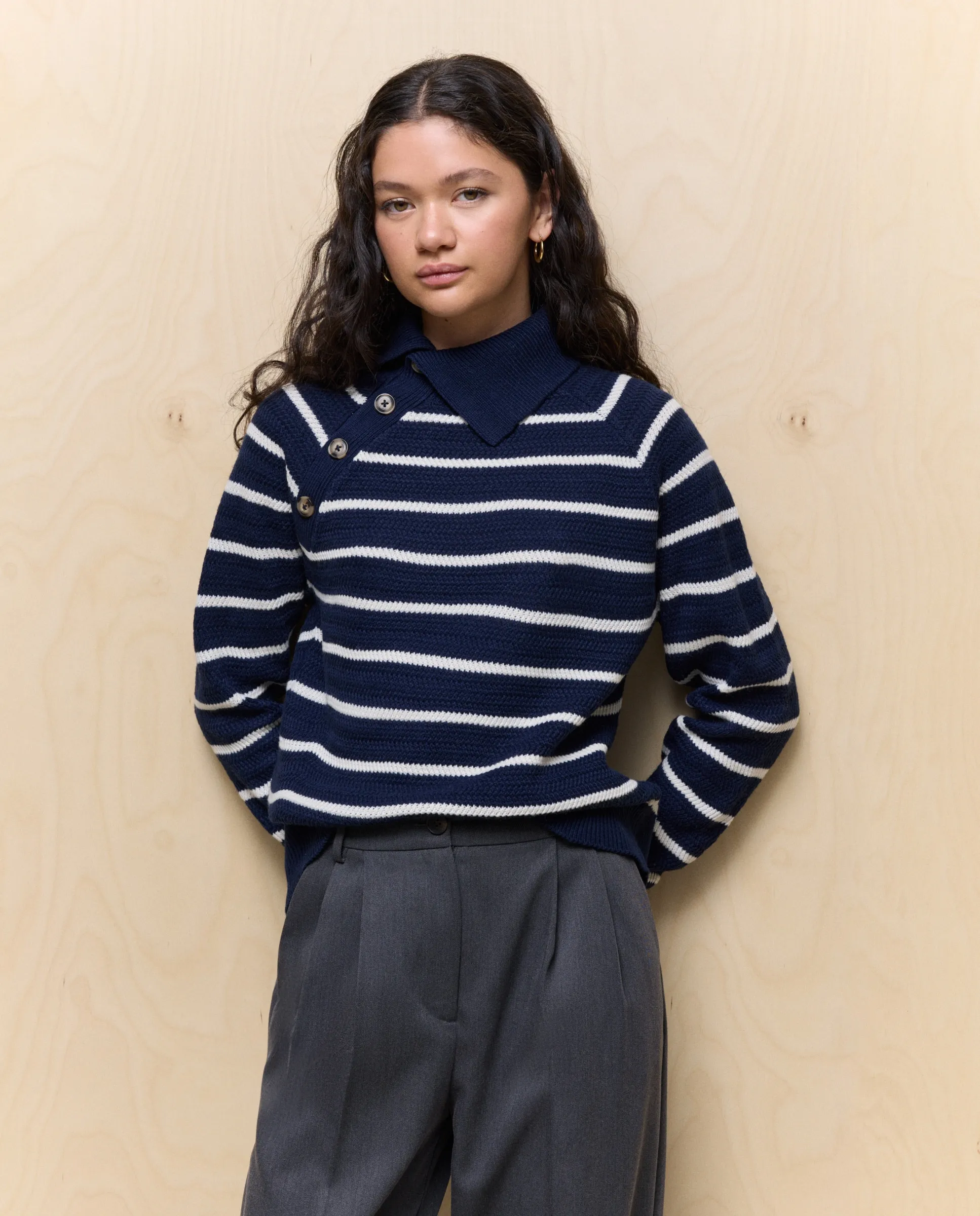 Женский свитер с рисунком и пуговицами Easy Wear, синий
Женский свитер с рисунком и пуговицами Easy Wear, синий