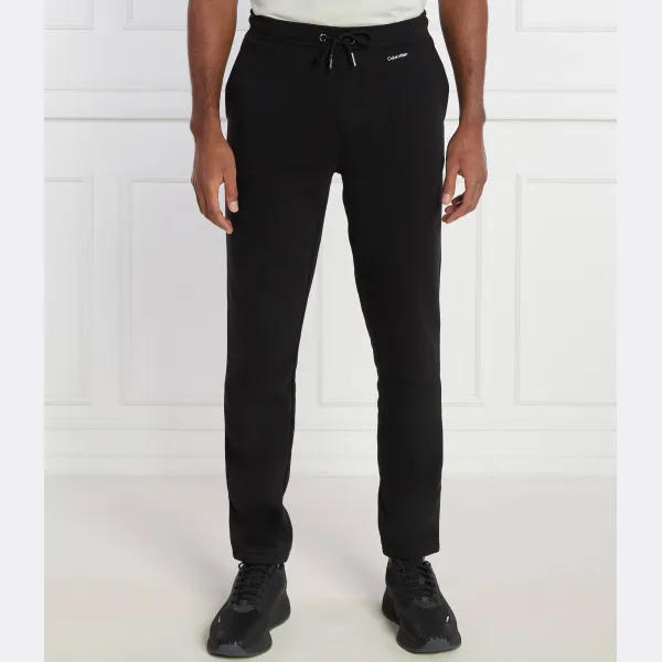 Комфортные спортивные штаны Calvin Klein, черный 
Комфортные спортивные штаны Calvin Klein, черный
