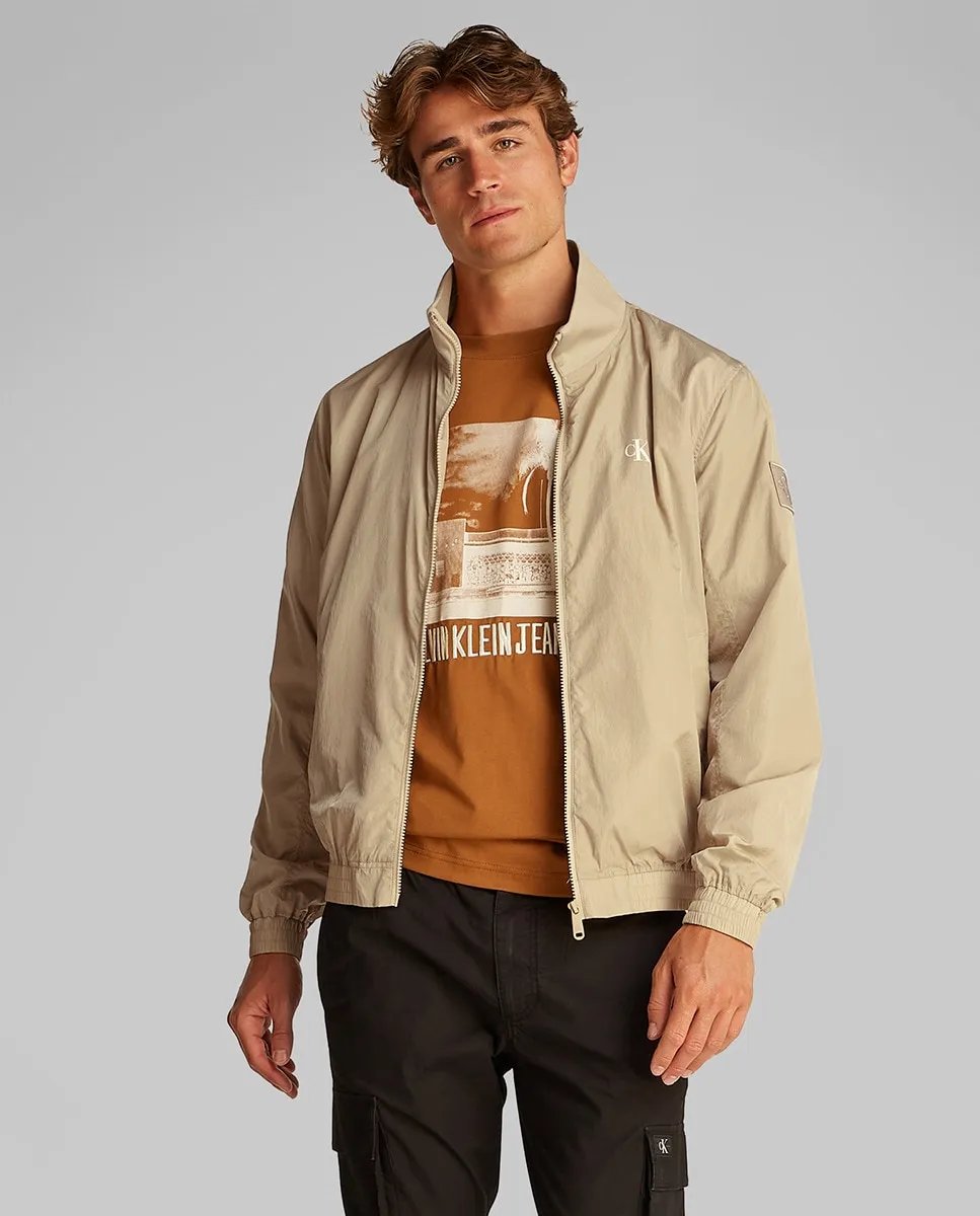 Мужская куртка в стиле Харрингтон Calvin Klein Jeans, бежевый
Мужская куртка в стиле Харрингтон Calvin Klein Jeans, бежевый