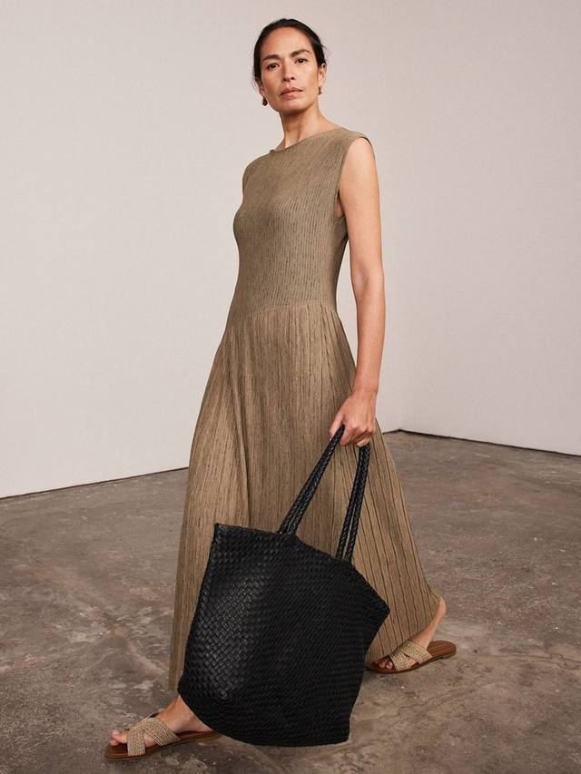 Асимметричное платье-джерси Mint Velvet, Green Khaki
Асимметричное платье-джерси Mint Velvet, Green Khaki