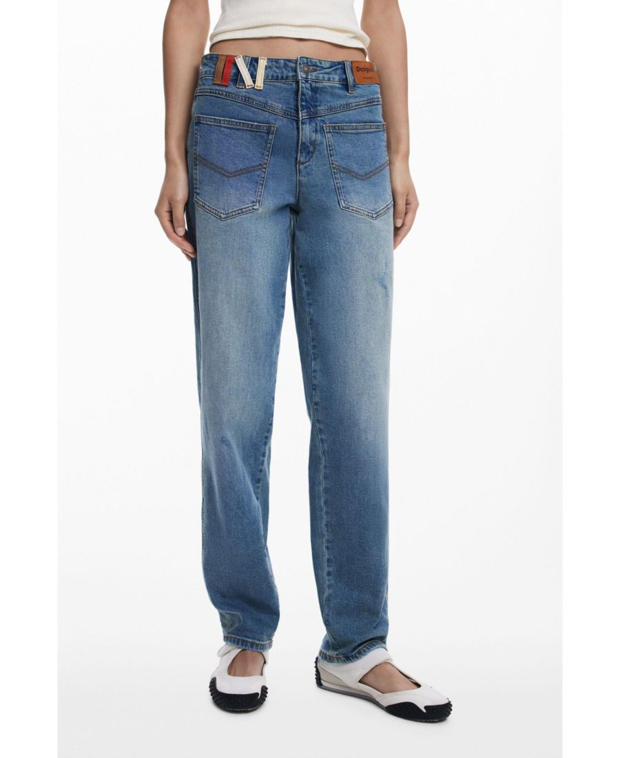 Женские джинсы-бойфренды с вывернутыми карманами Desigual, Medium blue
Женские джинсы-бойфренды с вывернутыми карманами Desigual, Medium blue