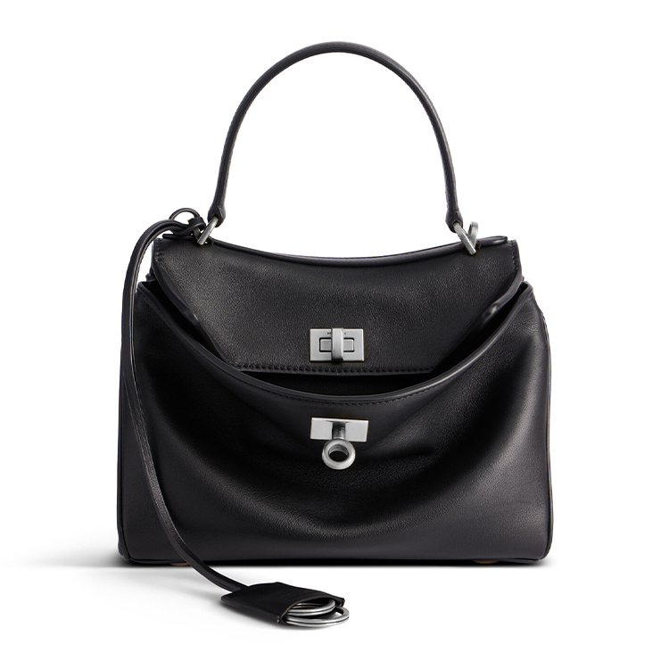 Балэнсиага Мини Сумка Через Плечо Чёрная Женская Из Телячьей Кожи
Балэнсиага Мини Сумка Через Плечо Чёрная Женская Из Телячьей Кожи