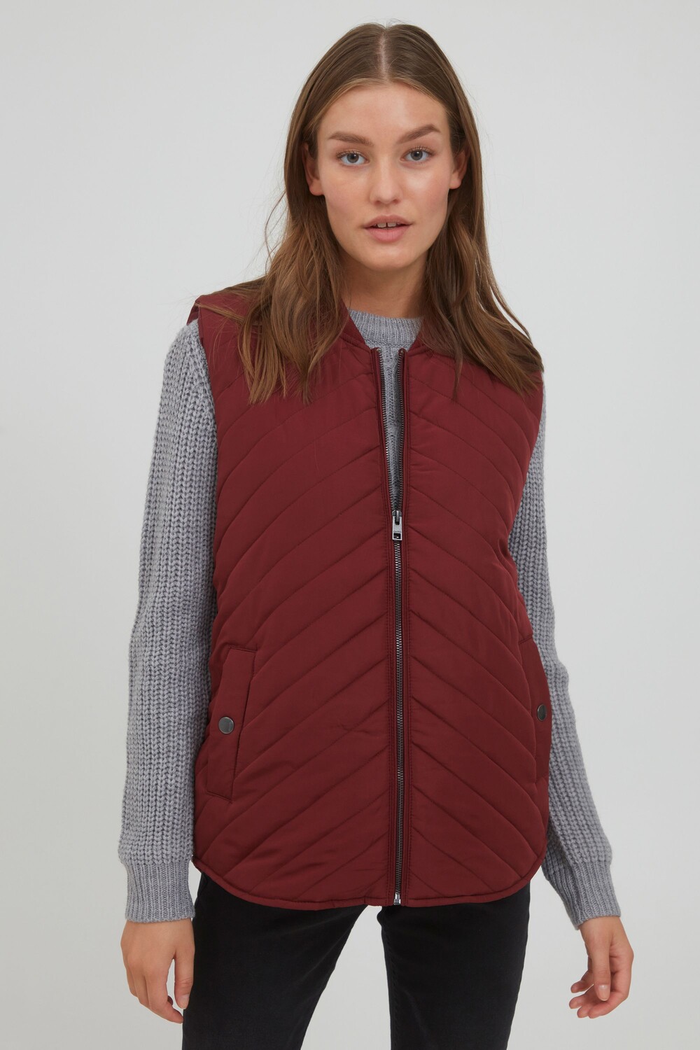 Утепленный жилет Oxmo, красный
Утепленный жилет Oxmo, красный