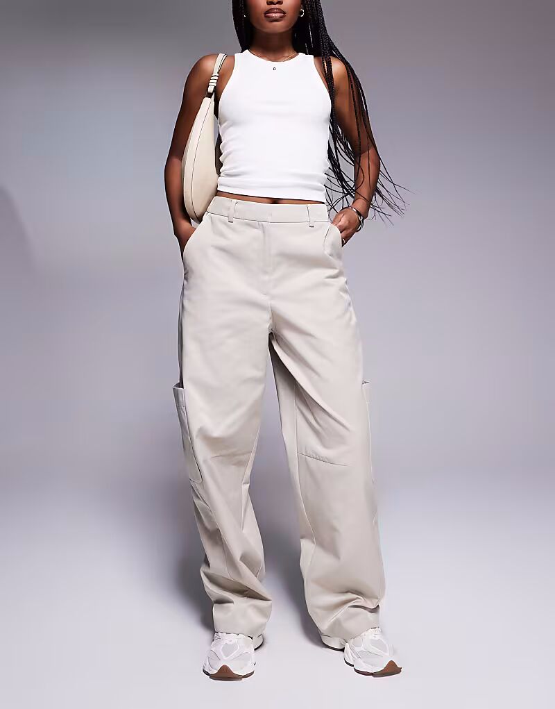 Брюки ASOS DESIGN кроя «подкова» с практичными карманами цвета мокко
Брюки ASOS DESIGN кроя «подкова» с практичными карманами цвета мокко