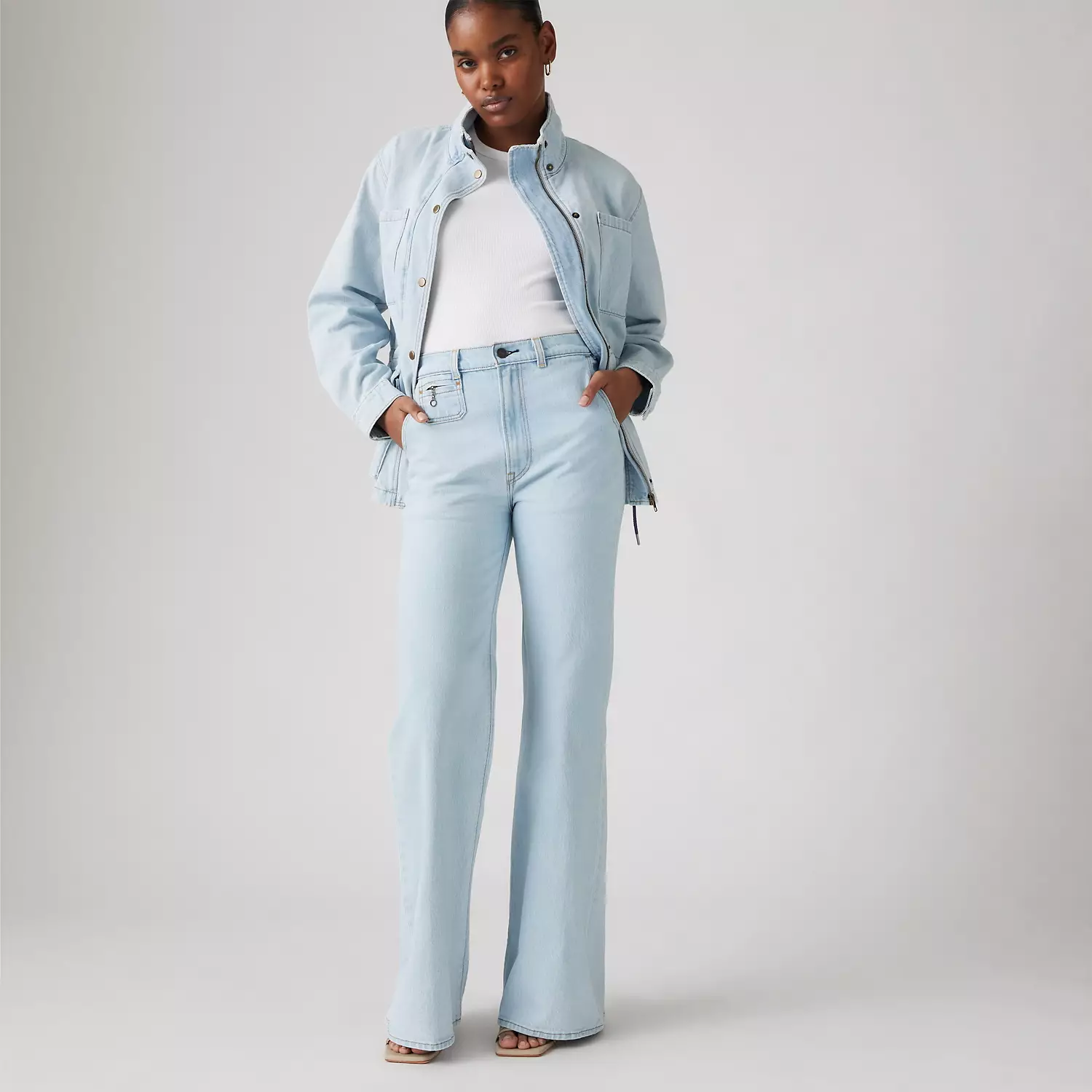 Джинсы женские Ribcage Bell Vintage Levi's, цвет Eventually Sure - Light Wash
Джинсы женские Ribcage Bell Vintage Levi's, цвет Eventually Sure - Light Wash