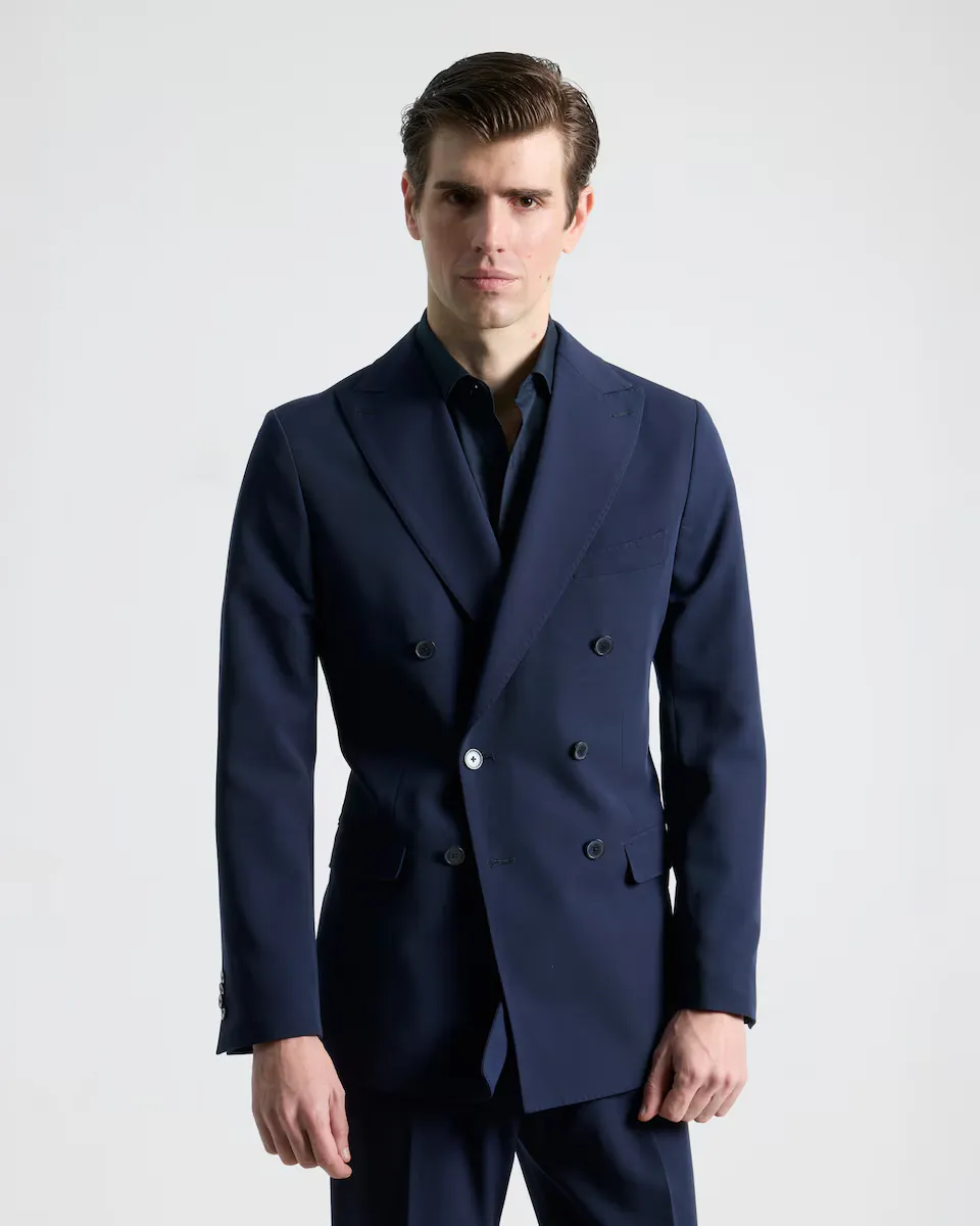 Мужской приталенный двубортный пиджак темно-синего цвета без ворса PuroEgo, темно-синий
Мужской приталенный двубортный пиджак темно-синего цвета без ворса PuroEgo, темно-синий