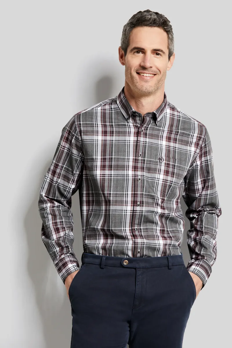 Рубашка bugatti с длинными рукавами и клетчатым узором, цвет Brombeere
Рубашка bugatti с длинными рукавами и клетчатым узором, цвет Brombeere