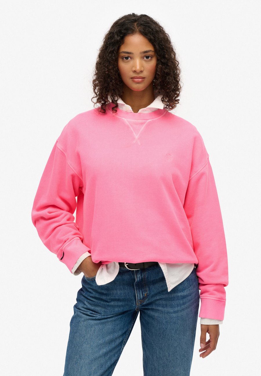 Толстовка Superdry & Co STUDIOS CREW , Fluro Pink/Pink
Толстовка Superdry & Co STUDIOS CREW , Fluro Pink/Pink