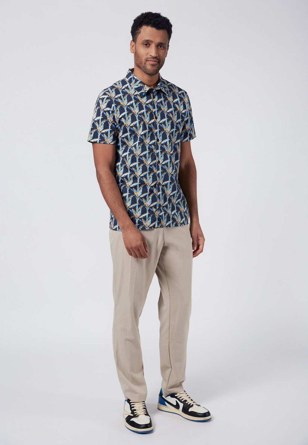 Рубашка EYES WITH PLANT PRINT. 4funkyflavours, цвет Mottled Blue
Рубашка EYES WITH PLANT PRINT. 4funkyflavours, цвет Mottled Blue