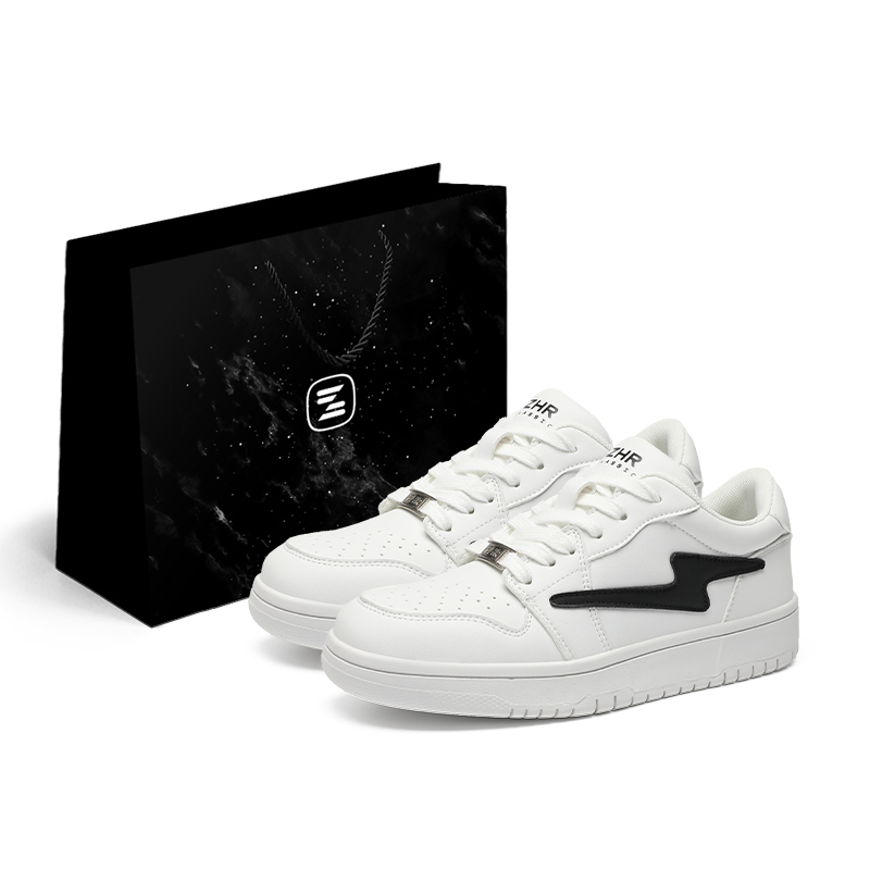 ZHR Низкие скейтерские кроссовки унисекс бело-черные в шоппере, цвет White Black-Shopping Bag
ZHR Низкие скейтерские кроссовки унисекс бело-черные в шоппере, цвет White Black-Shopping Bag