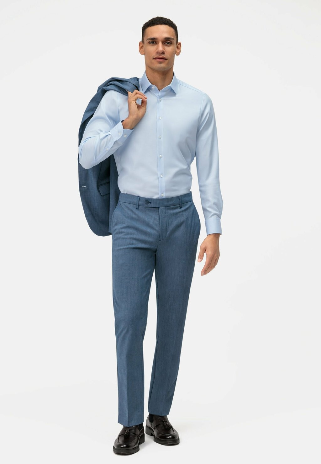 Деловая рубашка Body Fit Business New York Kent OLYMP, светло-синий
Деловая рубашка Body Fit Business New York Kent OLYMP, светло-синий