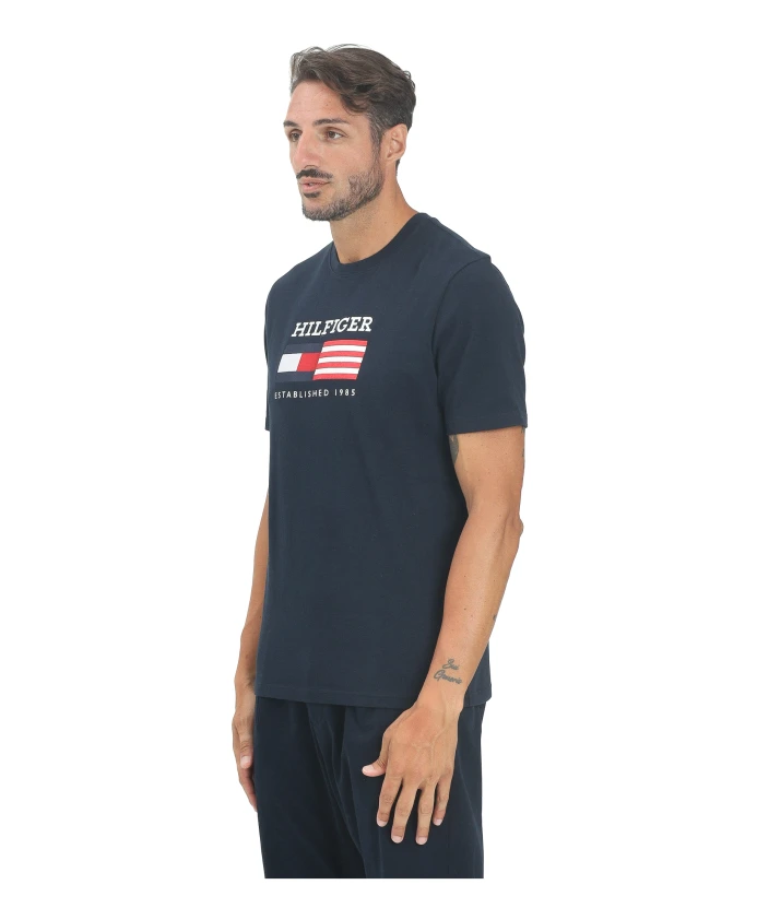 Синяя футболка с культовым логотипом. Tommy Hilfiger, синий
Синяя футболка с культовым логотипом. Tommy Hilfiger, синий