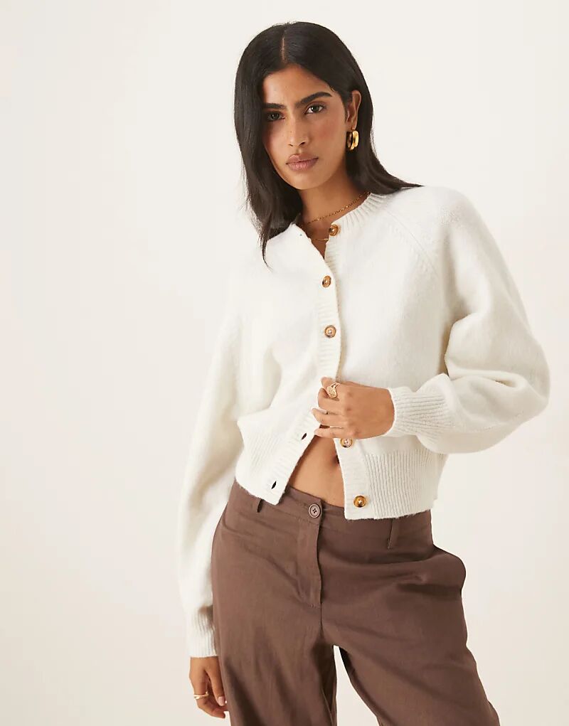 Кардиган ASOS DESIGN с круглым вырезом и рукавами реглан кремового цвета
Кардиган ASOS DESIGN с круглым вырезом и рукавами реглан кремового цвета