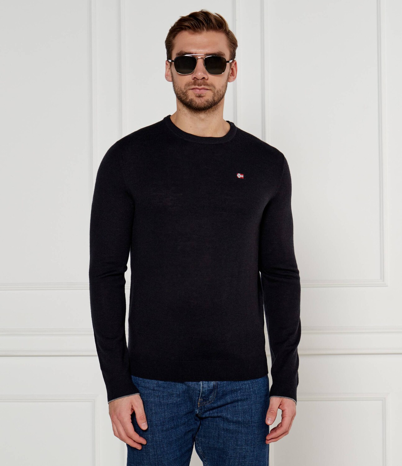 Свитер из шерсти Napapijri DAMAVAND Regular Fit, черный 
Свитер из шерсти Napapijri DAMAVAND Regular Fit, черный