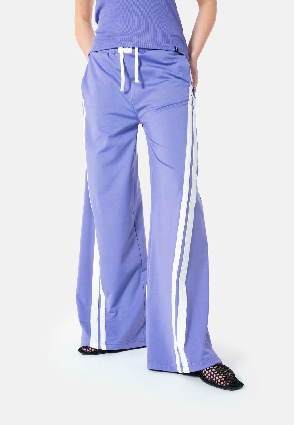 Спортивные штаны Elias Rumelis, фиолетовый
Спортивные штаны Elias Rumelis, фиолетовый