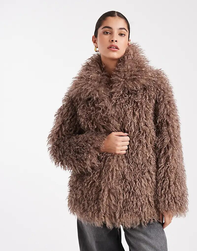 Коричневая монгольская куртка из искусственного меха South Beach
Коричневая монгольская куртка из искусственного меха South Beach