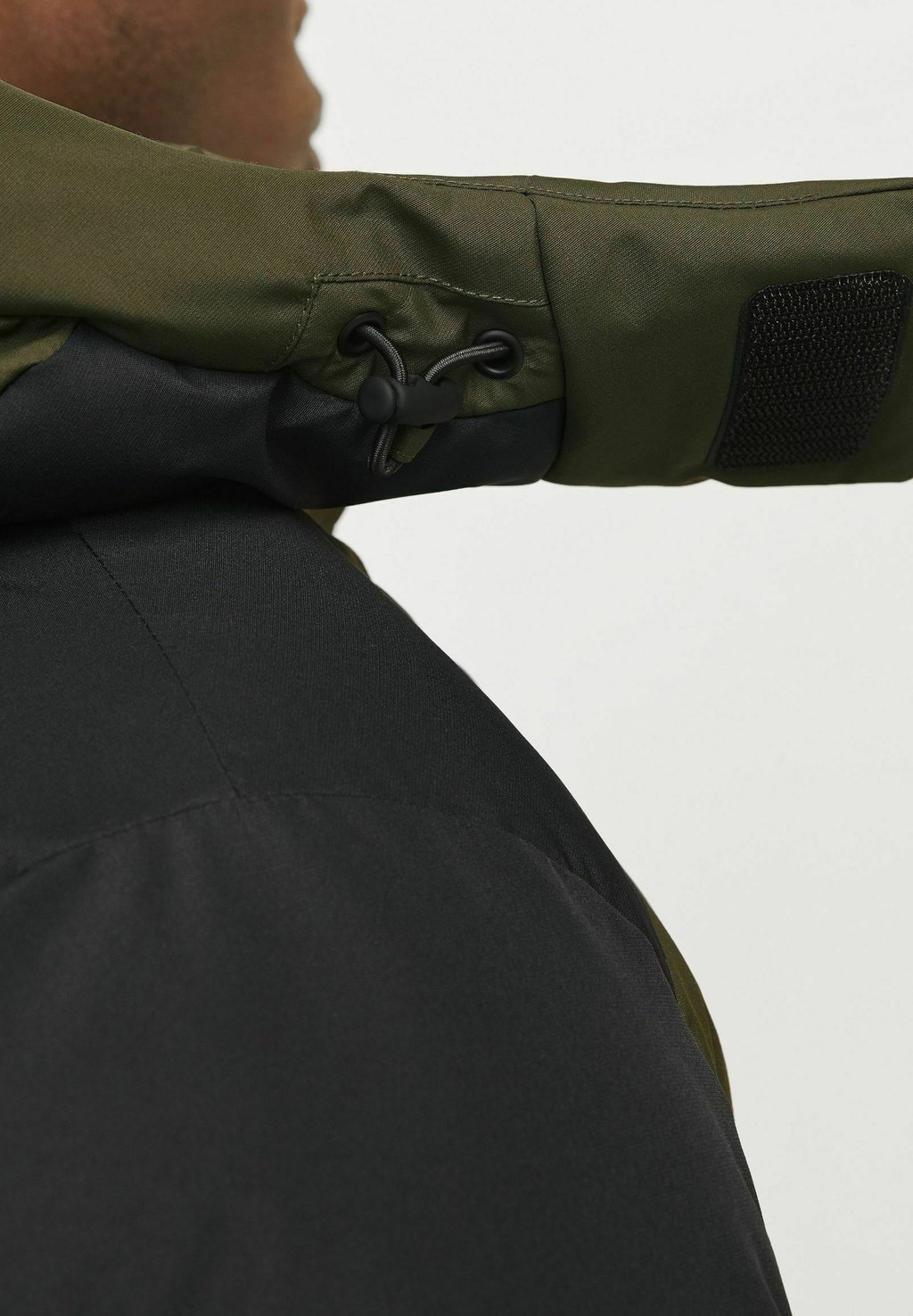 Зимняя куртка JCOAERO PUFFER Jack & Jones, темно-зеленый
Зимняя куртка JCOAERO PUFFER Jack & Jones, темно-зеленый