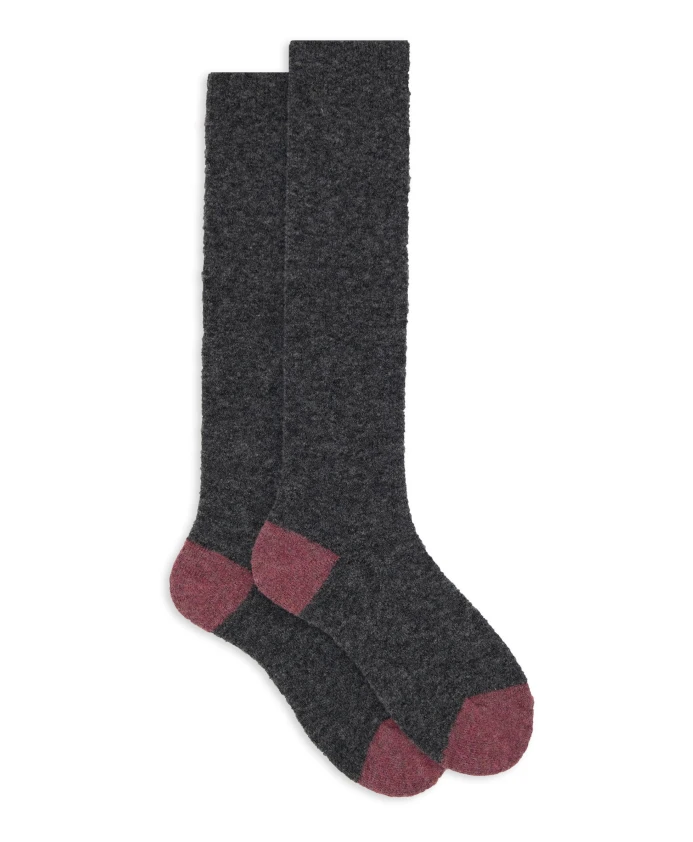 Длинные однотонные женские носки-букле с контрастными деталями Gallo, серый
Длинные однотонные женские носки-букле с контрастными деталями Gallo, серый