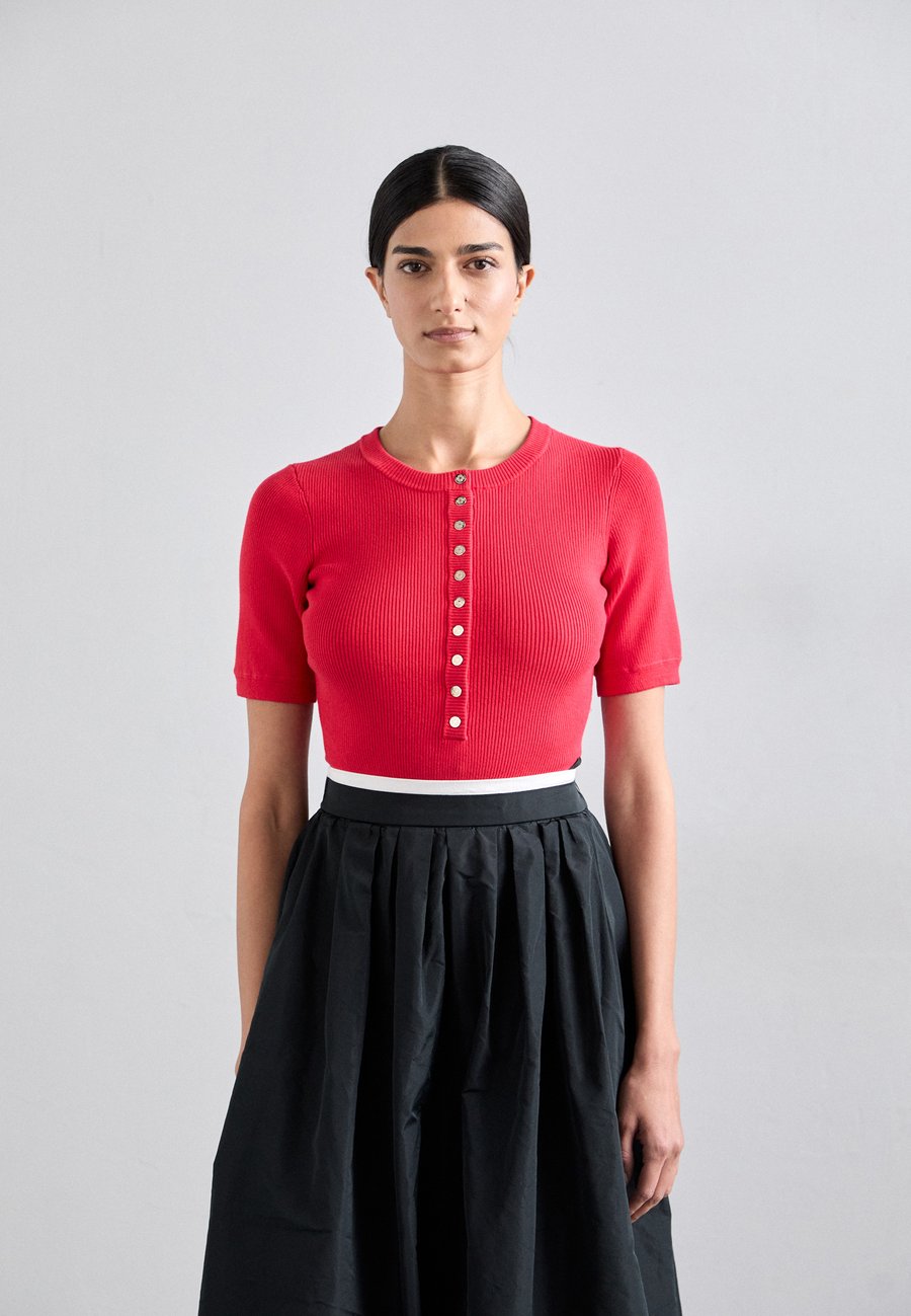 Футболка Maje TALYA, Rouge/Red
Футболка Maje TALYA, Rouge/Red