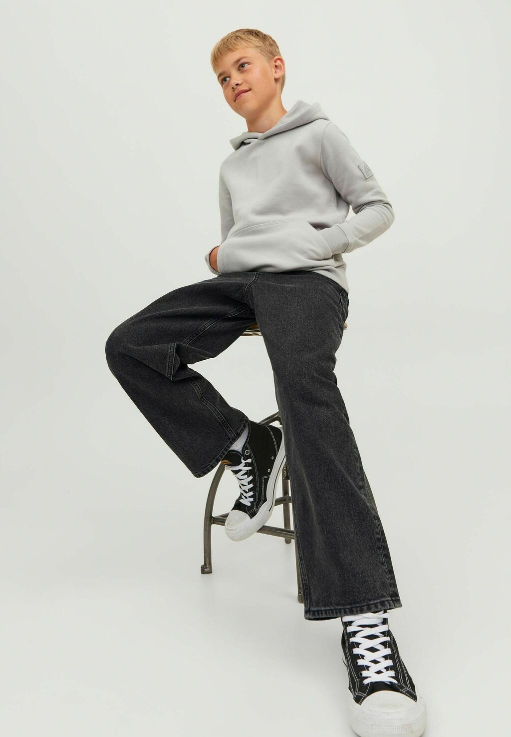 Расклешенные джинсы ALEX ORIGINAL MF BAGGY Jack & Jones, черный деним
Расклешенные джинсы ALEX ORIGINAL MF BAGGY Jack & Jones, черный деним