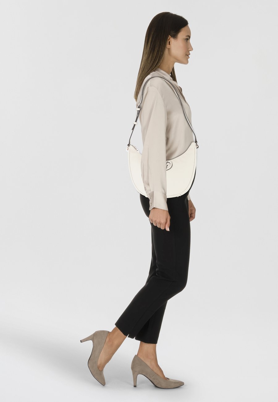 Сумка Guess CALEBRA , Off White/Off-White
Сумка Guess CALEBRA , Off White/Off-White