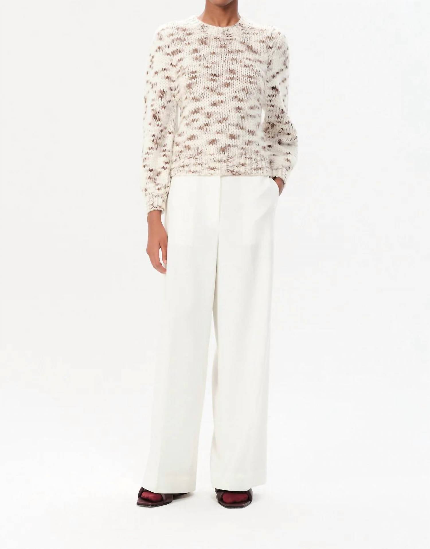 Свитер-пуловер Charlone Bora в цвете Off White Maria Cher
Свитер-пуловер Charlone Bora в цвете Off White Maria Cher