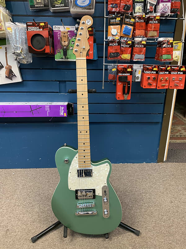 Электрогитара Reverend Charger HB with Roasted Maple Fretboard 2020 - Present - Metallic Alpine
Электрогитара Reverend Charger HB with Roasted Maple Fretboard 2020 - Present - Metallic Alpine