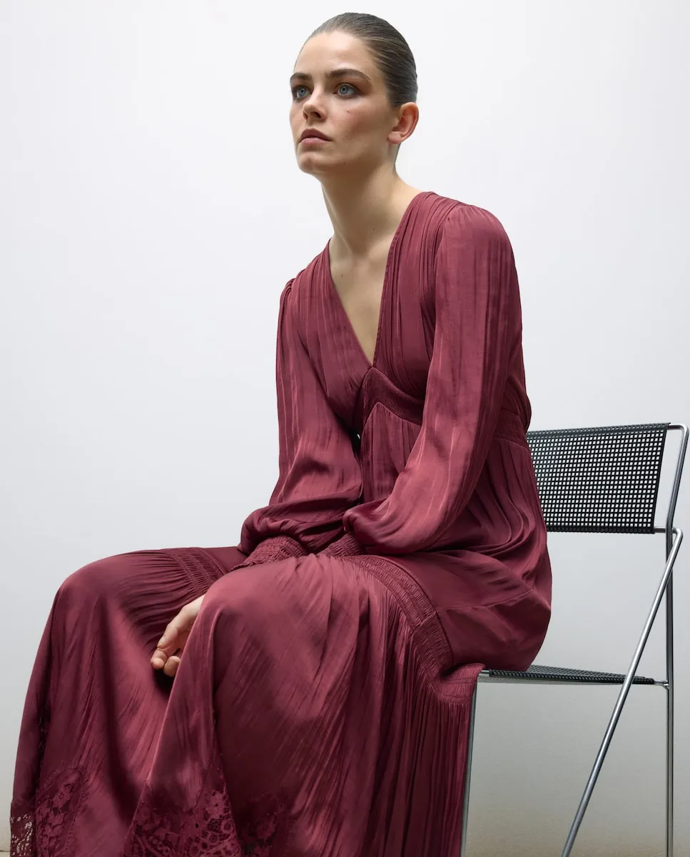 Миди-платье с длинными рукавами и V-образным вырезом Tintoretto, бордовый
Миди-платье с длинными рукавами и V-образным вырезом Tintoretto, бордовый