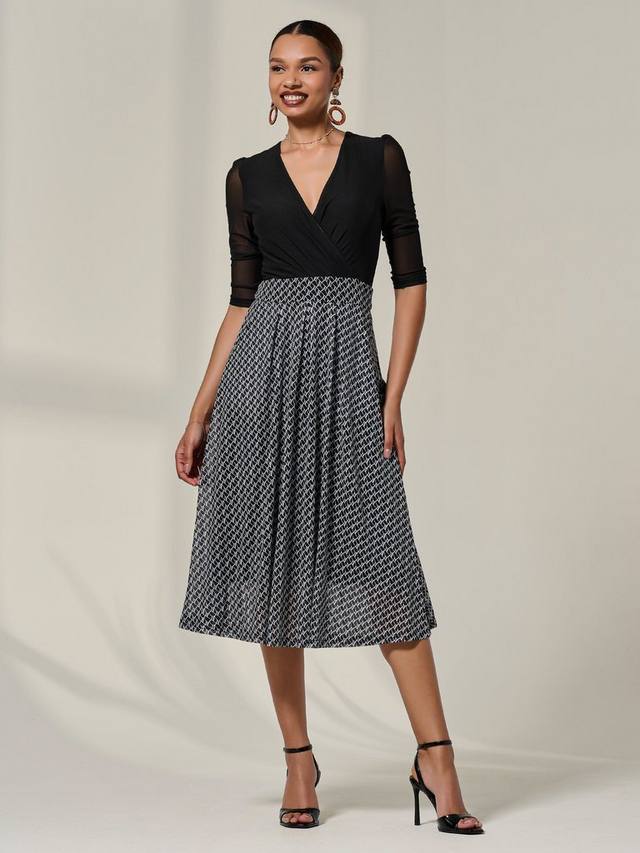 Двухцветное платье миди с короткими рукавами Jolie Moi, Black
Двухцветное платье миди с короткими рукавами Jolie Moi, Black