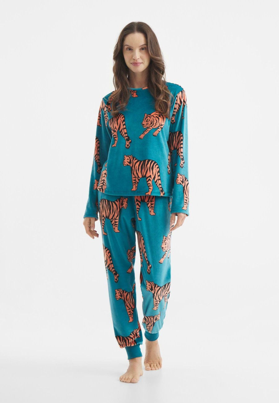Пижамный комплект Chelsea Peers TIGER PRINT SET, Teal
Пижамный комплект Chelsea Peers TIGER PRINT SET, Teal