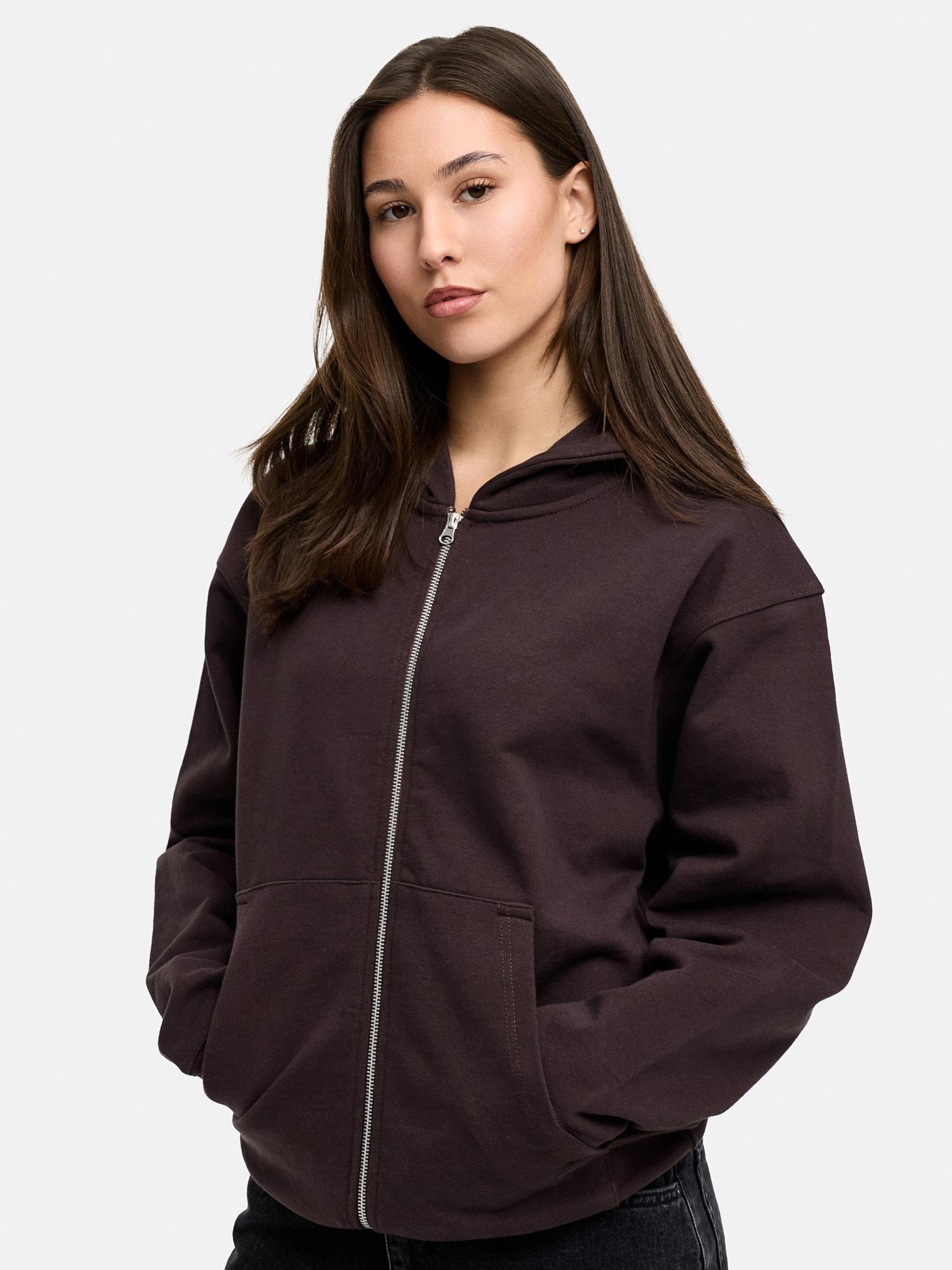 Daily Cotton Толстовка с молнией 'DCLUGO' в цвете Chocolate, Коричневый, Daily Cotton Толстовка с молнией 'DCLUGO' в цвете Chocolate
Daily Cotton Толстовка с молнией 'DCLUGO' в цвете Chocolate, Коричневый, Daily Cotton Толстовка с молнией 'DCLUGO' в цвете Chocolate