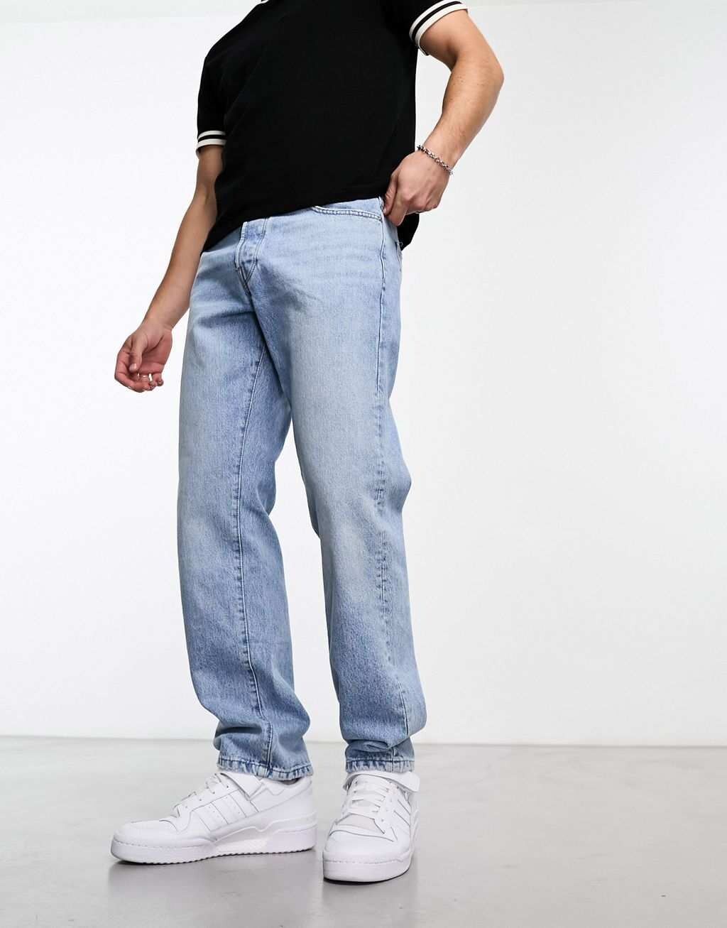 Светлые джинсы свободного кроя Only & Sons Edge
Светлые джинсы свободного кроя Only & Sons Edge