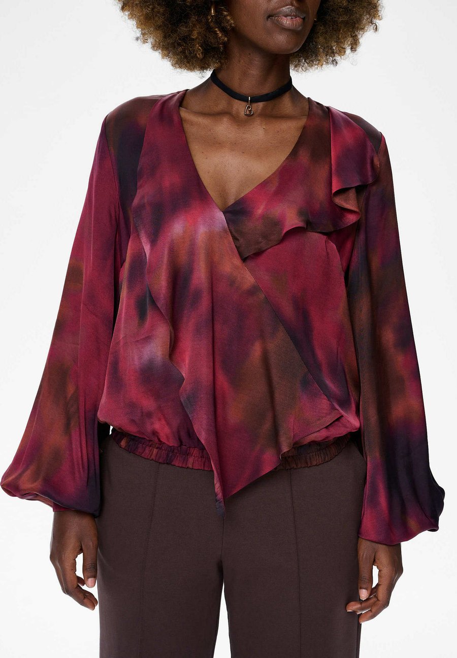 Блуза blue shadow Blouse, Purple
Блуза blue shadow Blouse, Purple