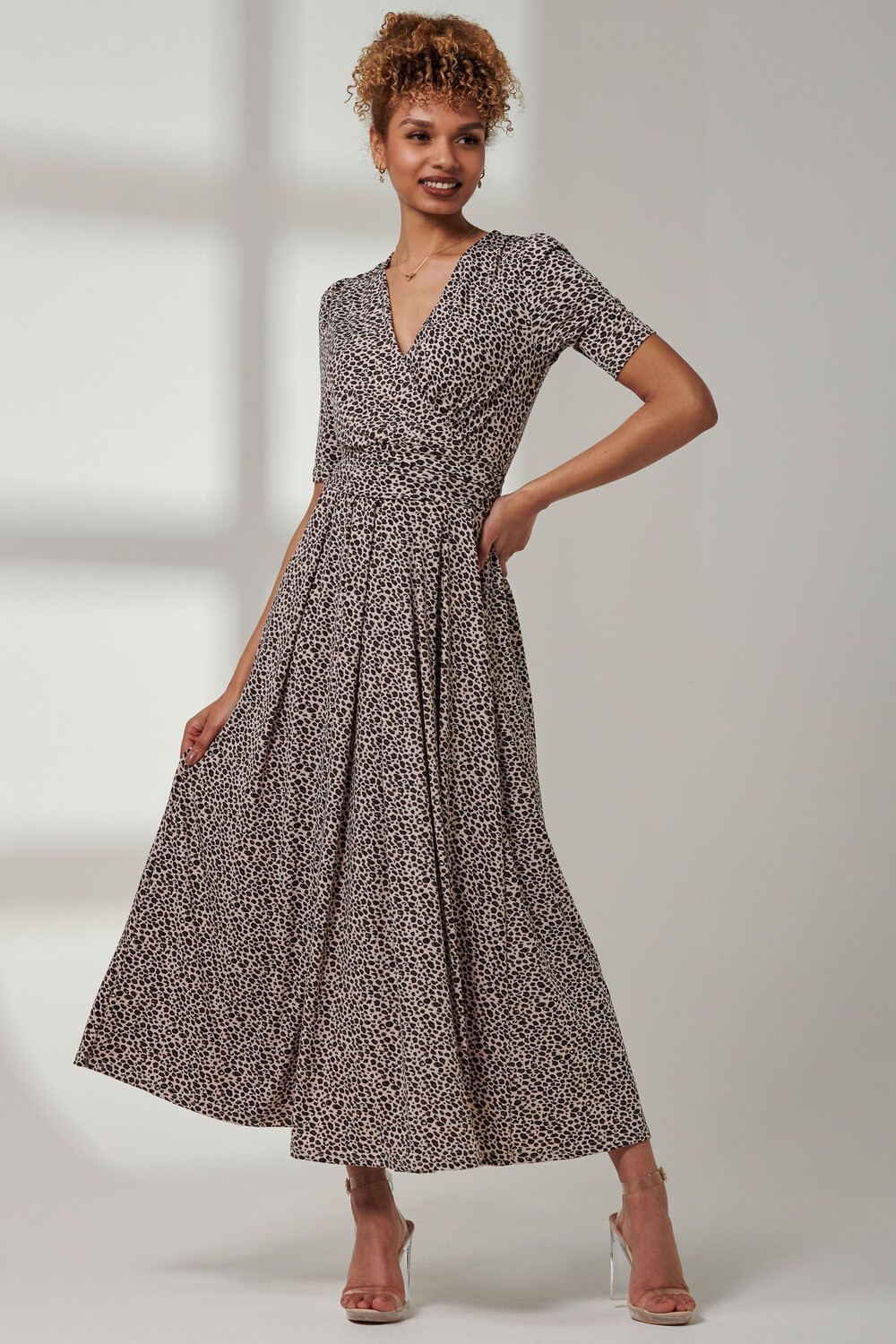 Платье макси Kenzie из трикотажа с рукавами 1/2 Jolie Moi, бежевый
Платье макси Kenzie из трикотажа с рукавами 1/2 Jolie Moi, бежевый