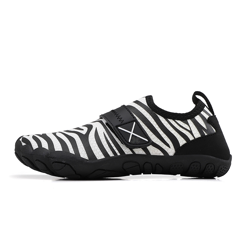 Мягкая, износостойкая, нескользящая обувь для отдыха на природе для детей YUZHAOLIN, черный/белый
Мягкая, износостойкая, нескользящая обувь для отдыха на природе для детей YUZHAOLIN, черный/белый