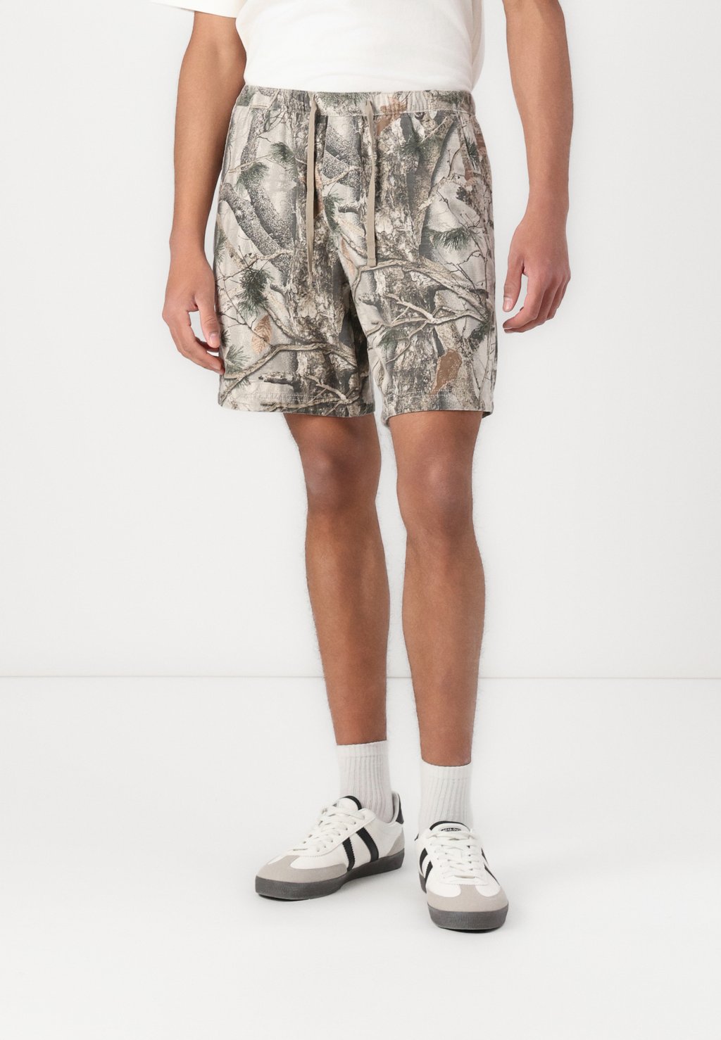 Шорты REVERSE PULL ON Abercrombie & Fitch, мультиколор
Шорты REVERSE PULL ON Abercrombie & Fitch, мультиколор