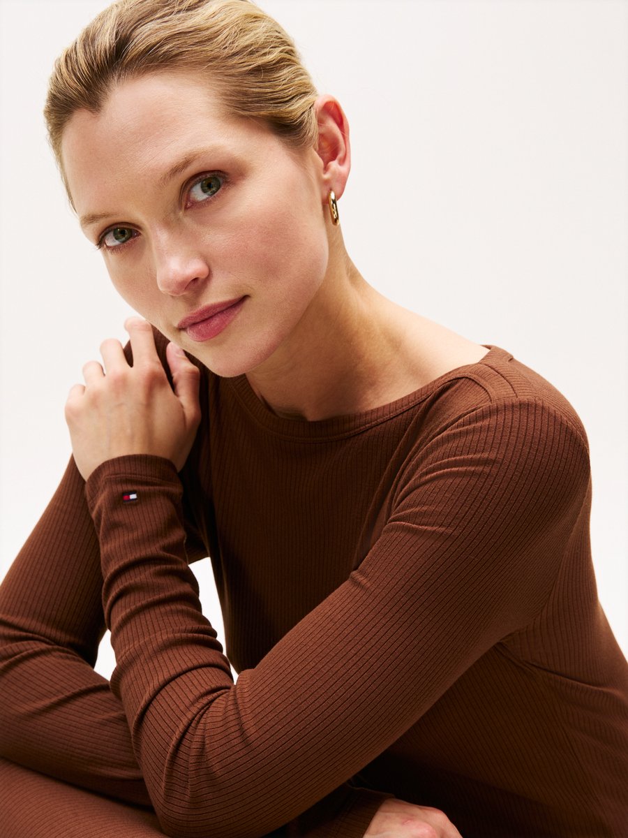 Платье Tommy Hilfiger FLARE MIDI DRESS , Legacy Brown/Brown
Платье Tommy Hilfiger FLARE MIDI DRESS , Legacy Brown/Brown