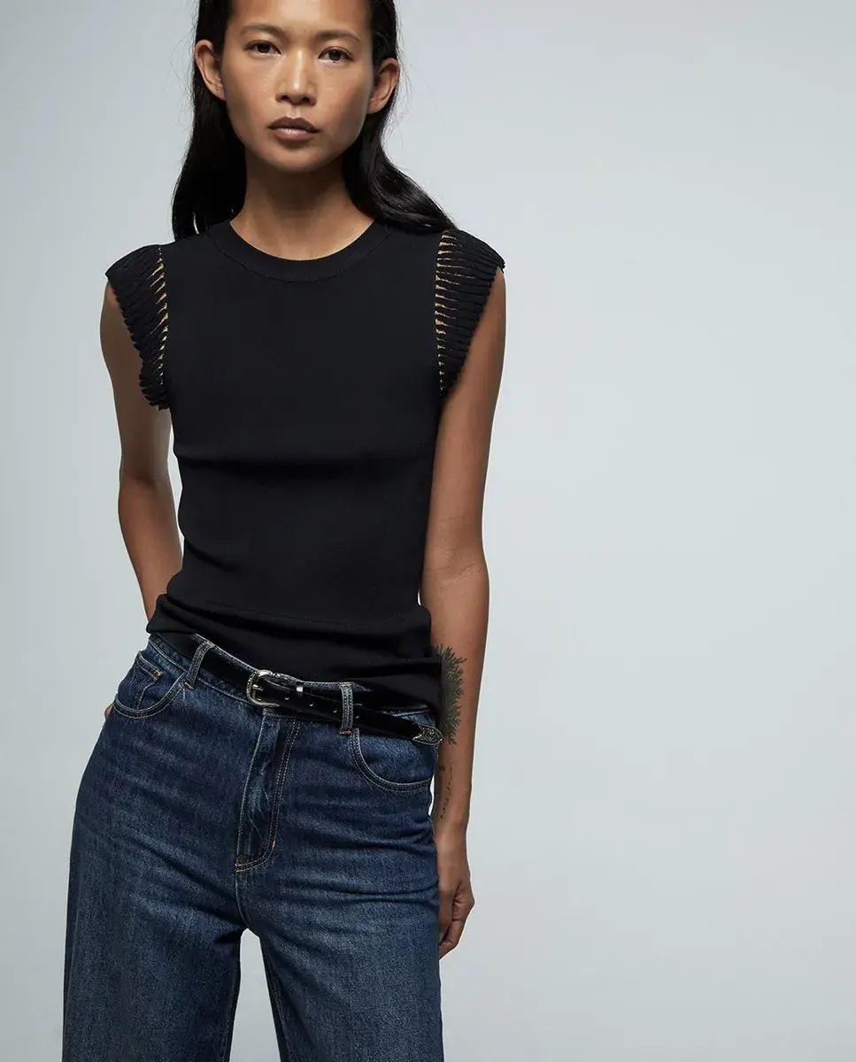 Топ с оборками на рукавах Sfera, черный
Топ с оборками на рукавах Sfera, черный