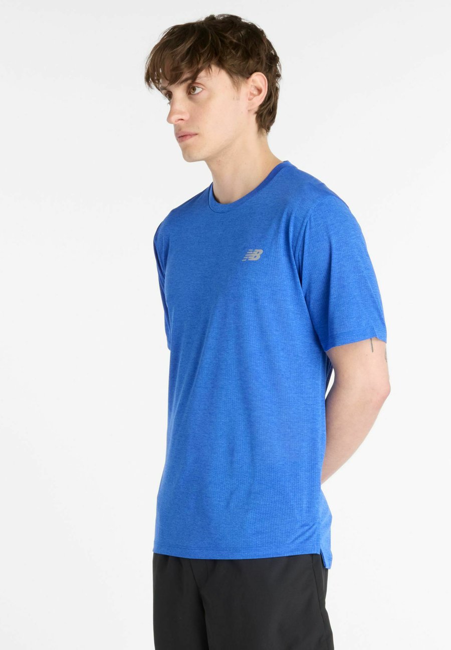 Футболка New Balance ATHLETICS, Blue Gemstone Heather/Blue, Синий, Футболка New Balance ATHLETICS, Blue Gemstone Heather/Blue
Футболка New Balance ATHLETICS, Blue Gemstone Heather/Blue, Синий, Футболка New Balance ATHLETICS, Blue Gemstone Heather/Blue