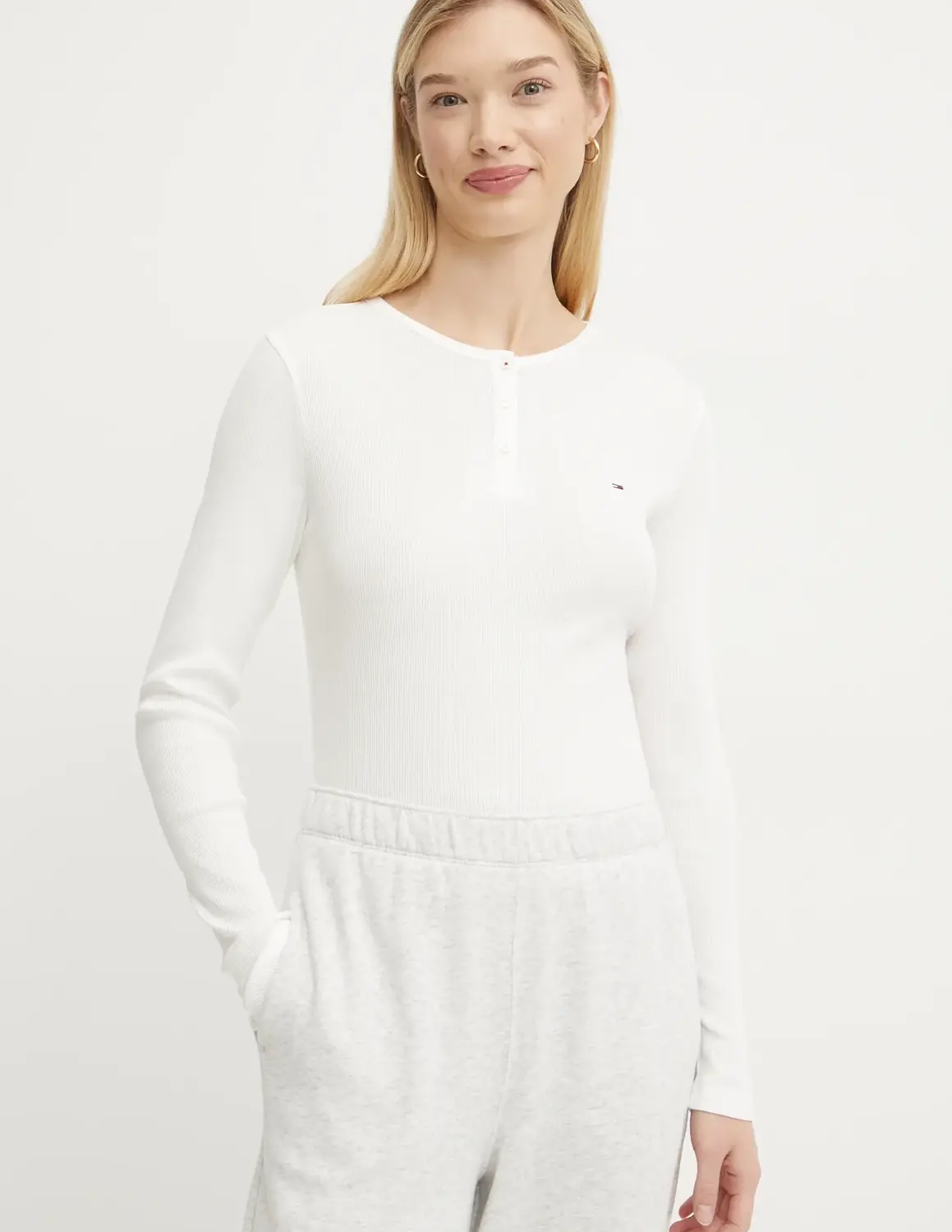 Хлопковый топ с длинными рукавами Tommy Jeans, белый
Хлопковый топ с длинными рукавами Tommy Jeans, белый