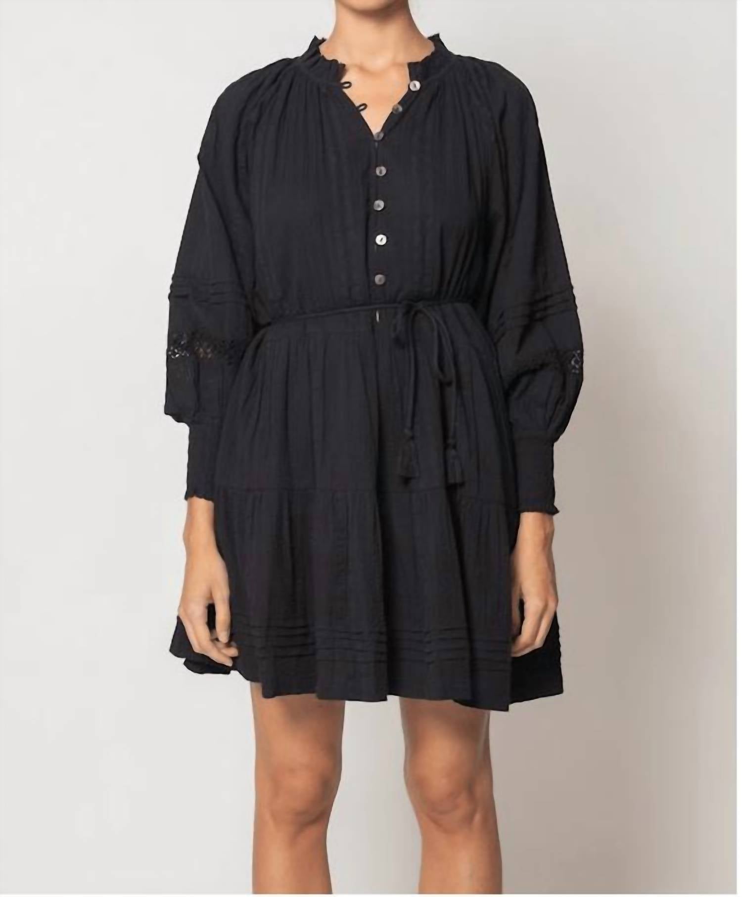 Черное хлопковое платье в полоску Meadow Cleobella
Черное хлопковое платье в полоску Meadow Cleobella