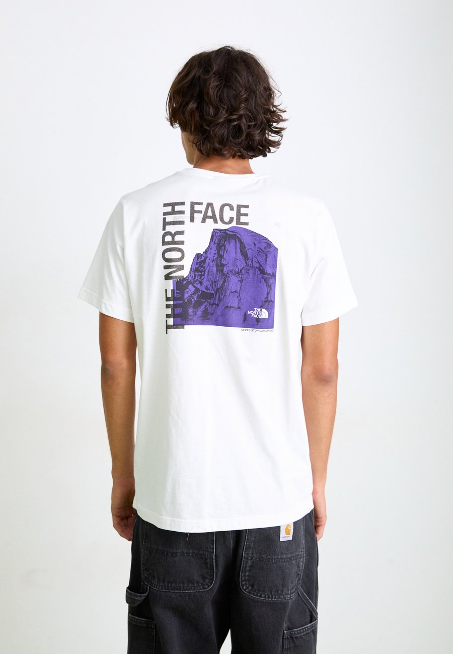 Футболка The North Face HALF DOME TEE, White
Футболка The North Face HALF DOME TEE, White